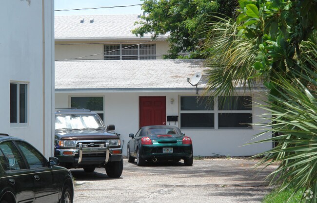 Building Photo - Briarcliff Manor