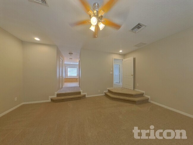 Building Photo - 9540 Baton Rouge Ln