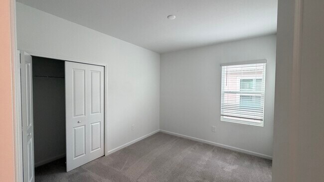 Building Photo - 6044 Meditation Dr