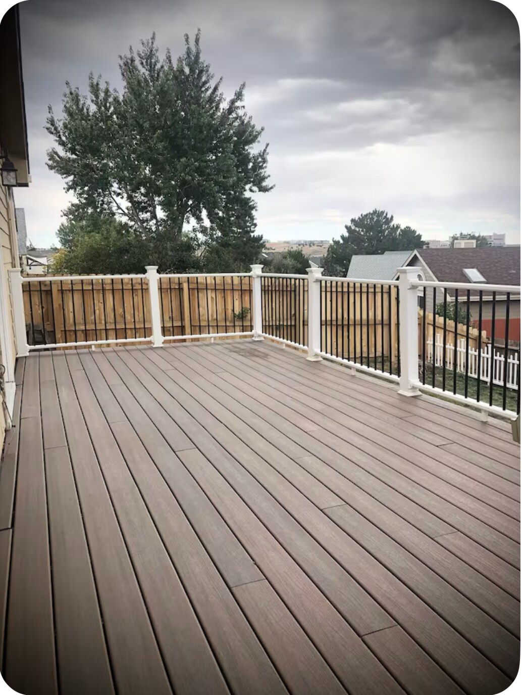 shared outdoor space - 8659 Chancellor Dr