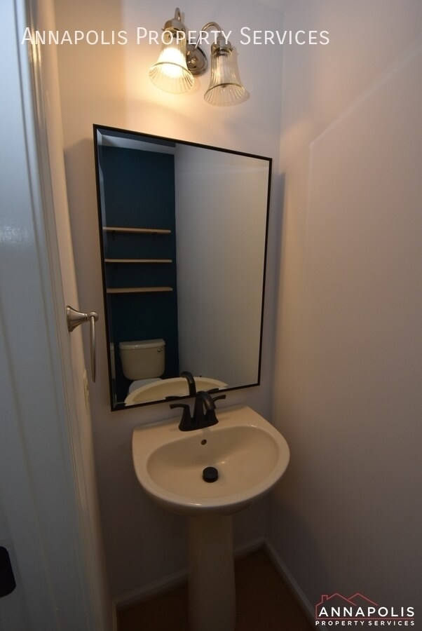 Building Photo - 2808 Traxler Ct