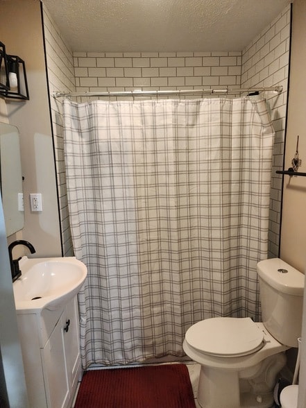 Building Photo - 910 Bragg Cir