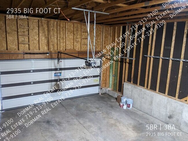 Building Photo - 2935 Big Foot Ct