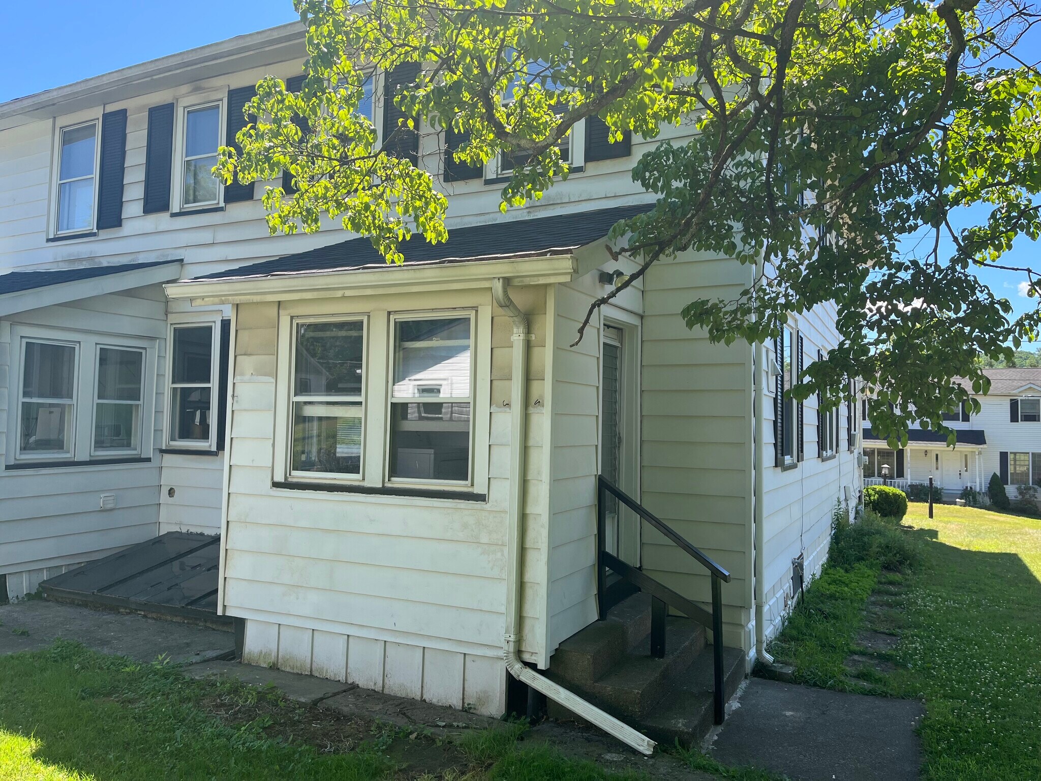 Building Photo - 1314 Coolbaugh St
