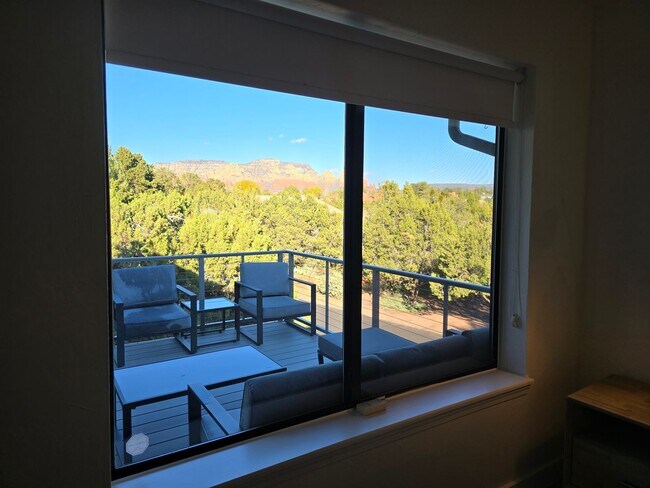 Building Photo - 2269RR-Upper Level