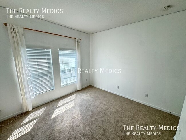 Building Photo - 308 Blue Cypress Dr
