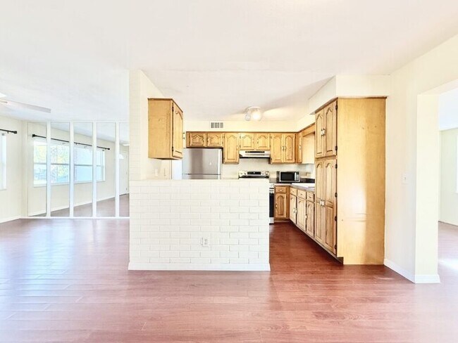 Building Photo - 13788 Montego Dr