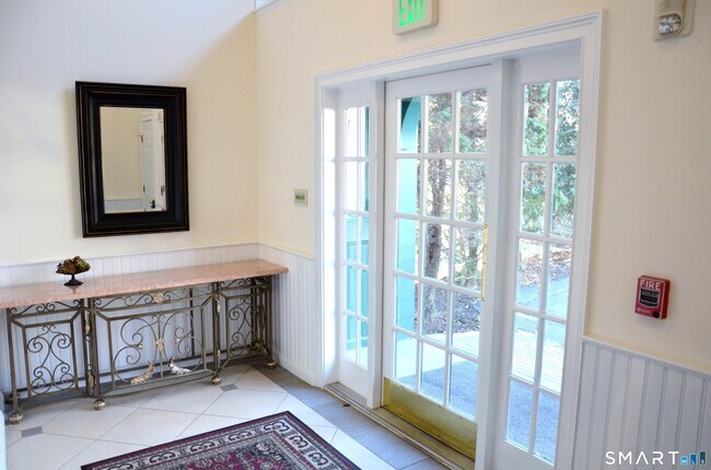 Building Photo - 365 Westport Ave