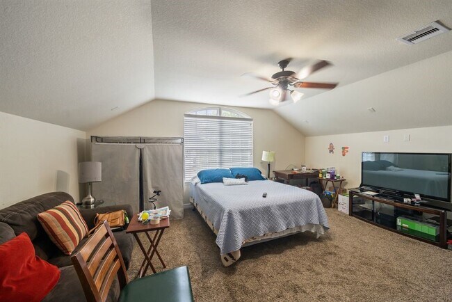 Building Photo - 8819 Chaco Hill Ln