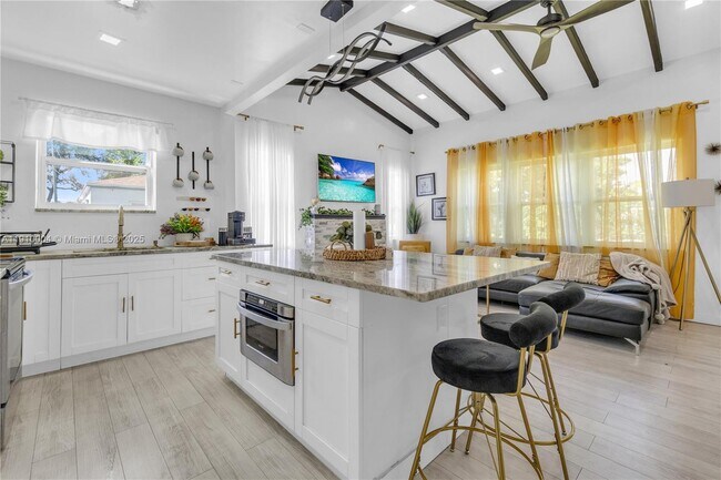 Building Photo - 774-774 NW 49th St