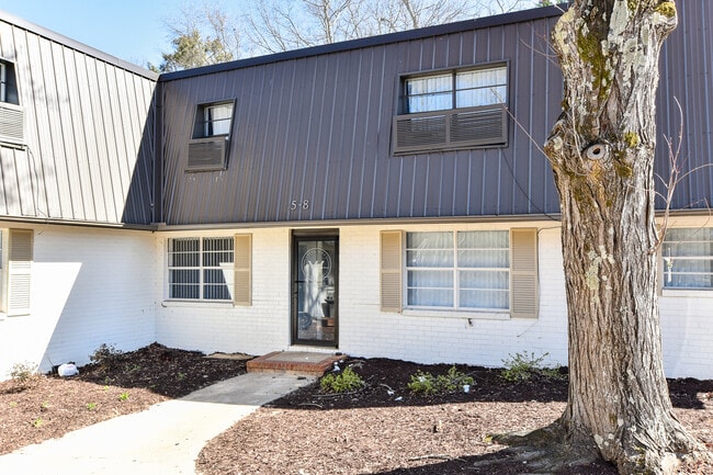 Building Photo - 409 Lily St