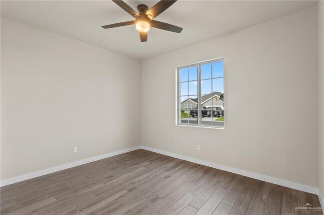 Building Photo - 33 S Markland Ave