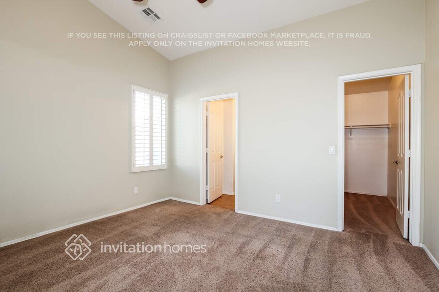 Building Photo - 781 S 167th Dr