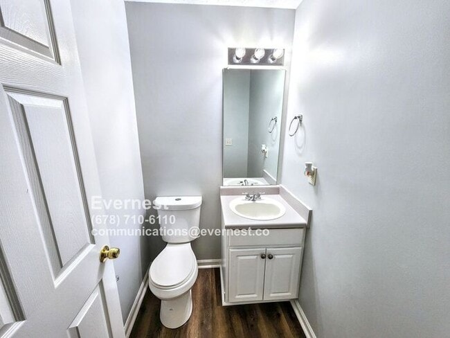 Building Photo - 736 Ashley Ln