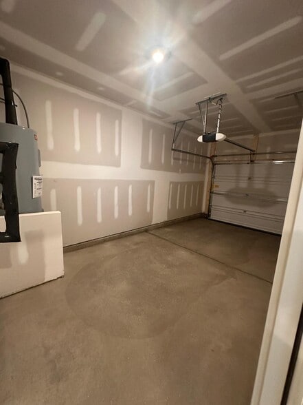 Building Photo - 10615 Brookside Reserve Rd