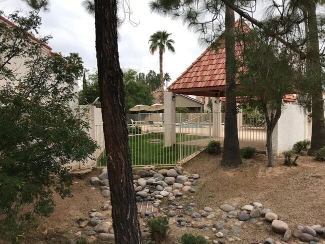 Building Photo - 2 bed 2.5 bath in Tempe