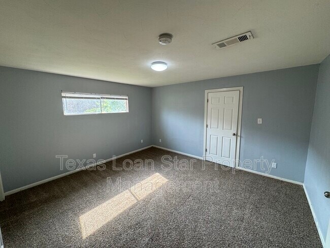 Building Photo - 509 Stimpson St