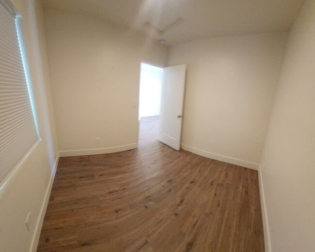 Building Photo - 7 Bedroom 3 bath home close to POLY!!!!