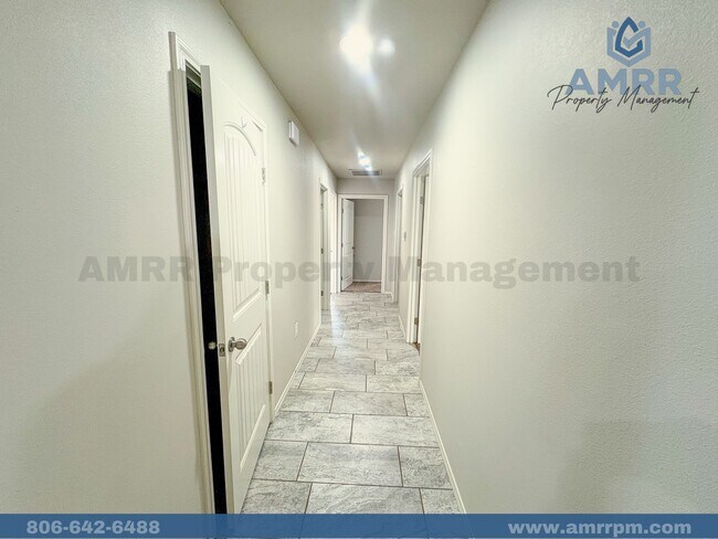 Building Photo - Easy Living with AMRR: Spacious 3-Bedroom Home