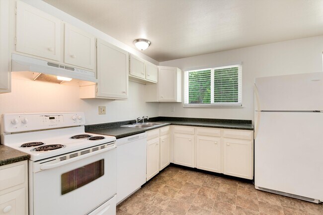 Building Photo - 16176 E Bates Dr