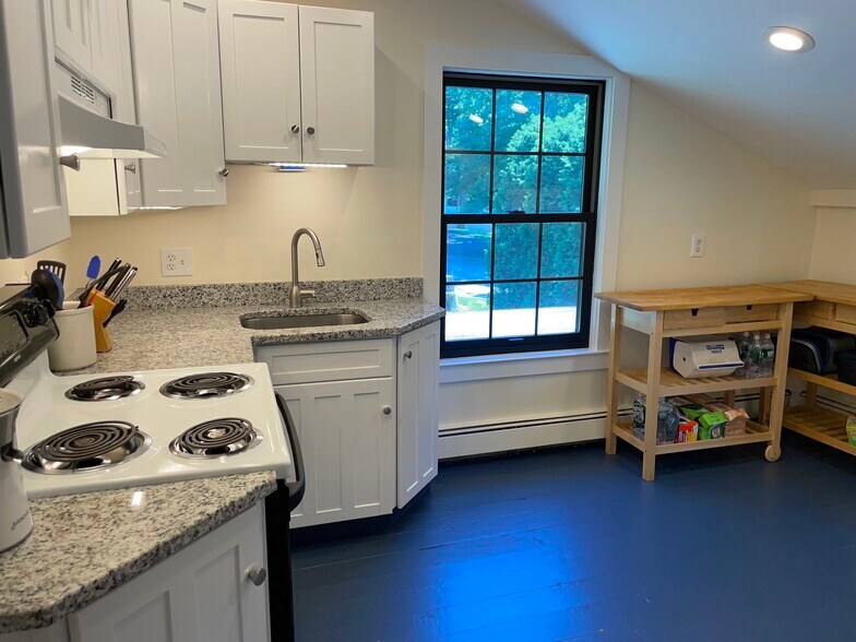 Building Photo - 55 Hill St