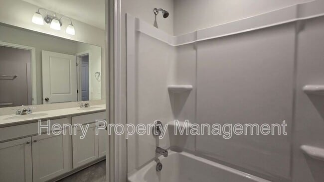 Building Photo - 285 Broomside Ave