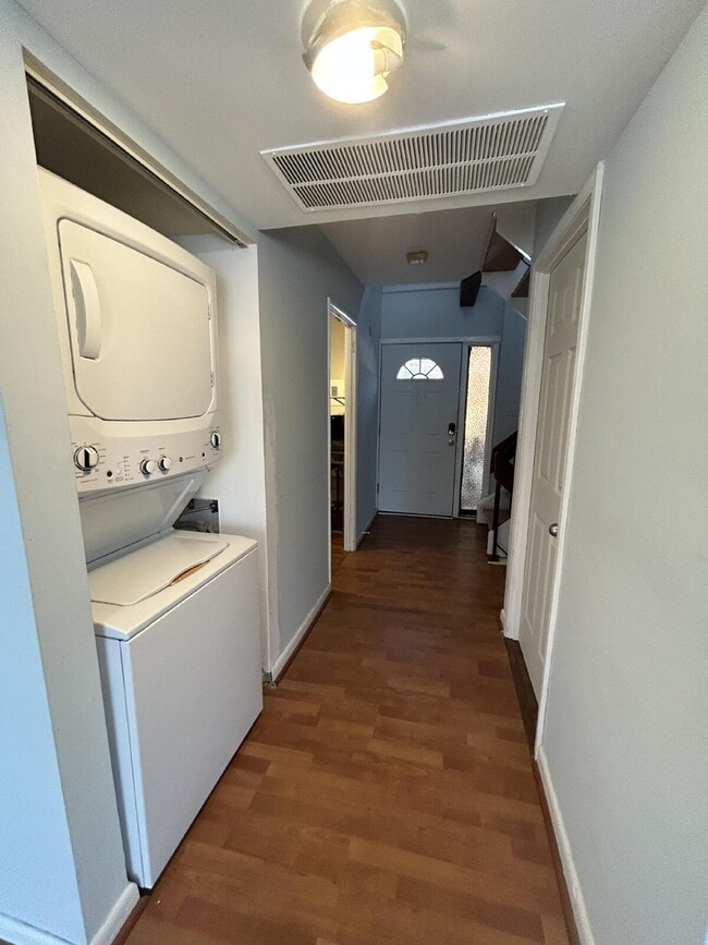 Building Photo - 2348 Antiqua Ct