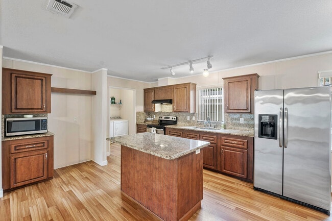 Building Photo - 10139 Marlin Dr