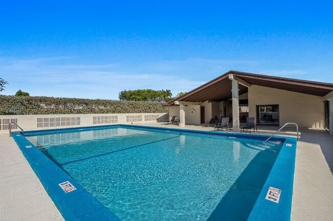 Building Photo - 7136 SW 105th Ct