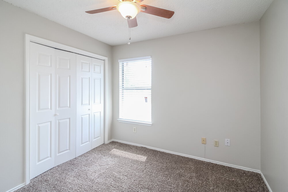 Building Photo - 927 Aspen Dr