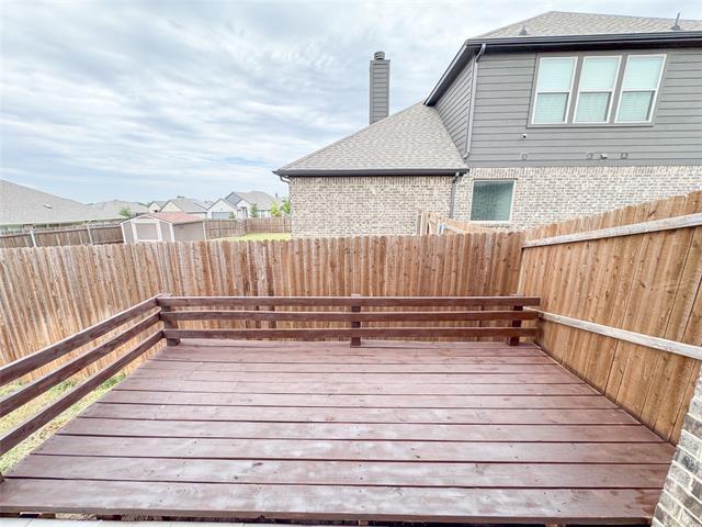 Building Photo - 365 Paloma St