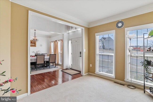 Building Photo - 301 Fontana Cir