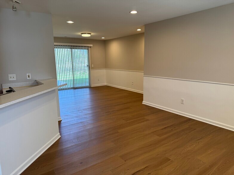 Building Photo - 84 Rosebud Ln