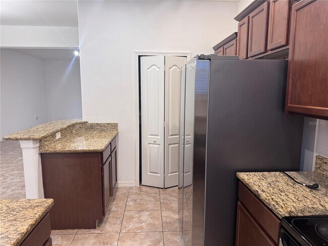 Building Photo - 2853 Adelaide Ct