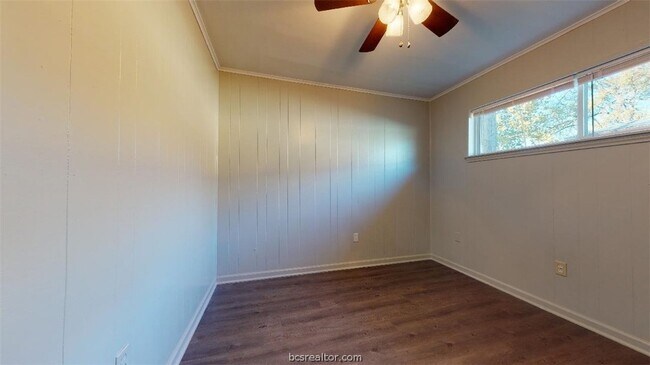 Building Photo - 206 Lynn Dr