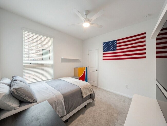 Building Photo - 18122 Sonresa Wy
