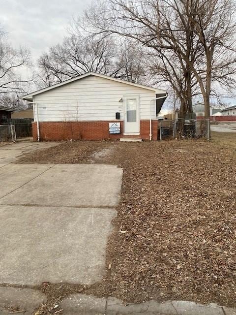 Building Photo - 327 Marquis Ave