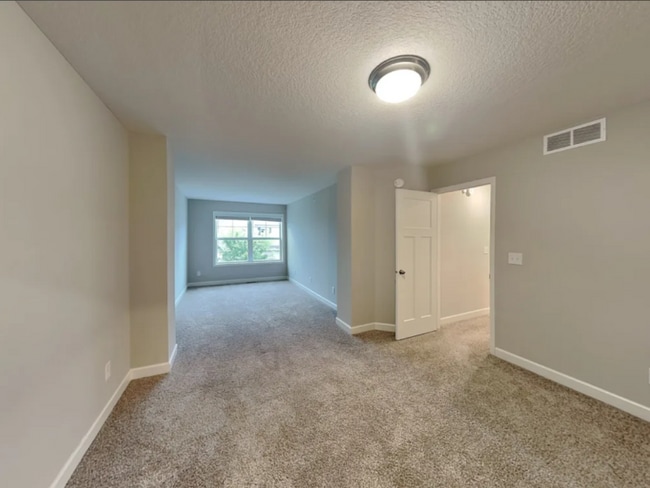 Building Photo - 1246 142nd St E