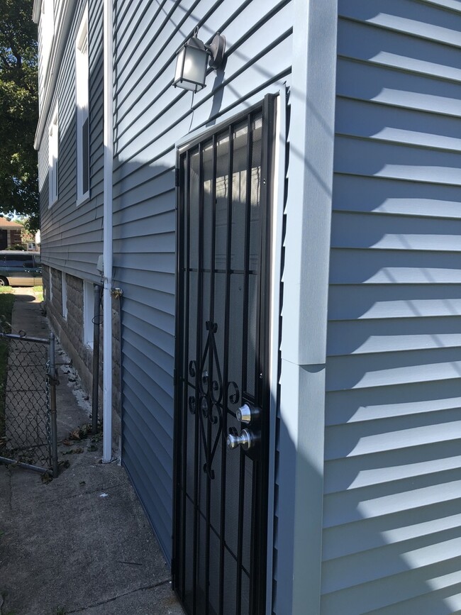 Building Photo - 5437 S Seeley Ave