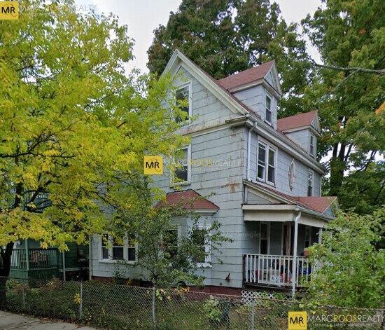 Primary Photo - 12 Holton St