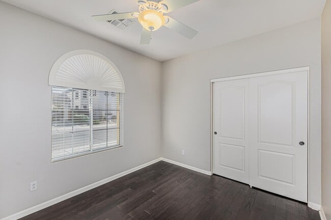 Building Photo - 2058 E Flint St