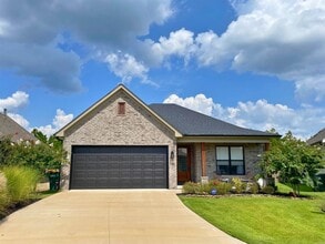 Building Photo - 51 Saffron Cir