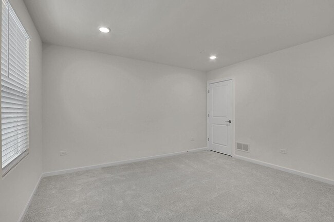 Building Photo - 6275 Sandbelt Dr