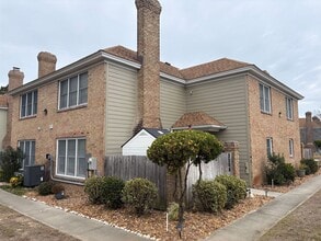 Building Photo - 2 Bedroom 2.5 Bath Home in Kitty Hawk $2150/mo