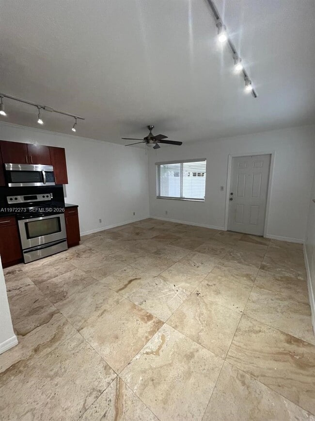 Building Photo - 1856 NE 46th St