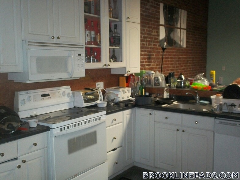 Building Photo - 25 St Marys Ct