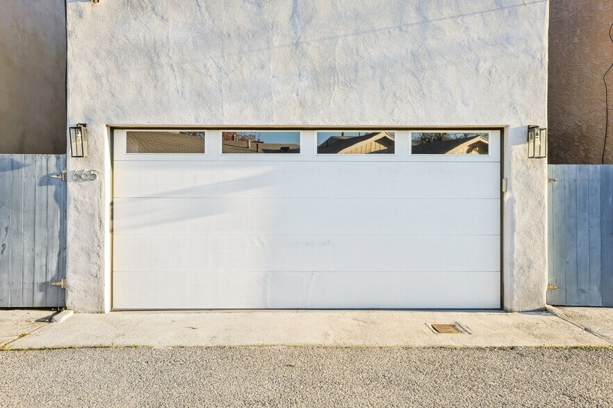 Building Photo - 665 Washington Blvd