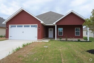 Building Photo - 4 Bedroom, 2 Bath Home in The Orchard Subd...