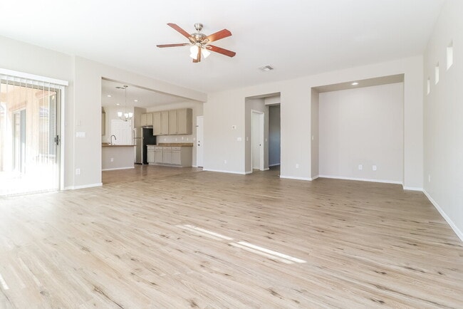 Building Photo - 5303 W Fawn Dr