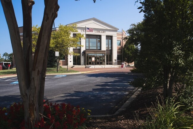 Building Photo - Villages at Urbana Luxury Townhouse For Lease